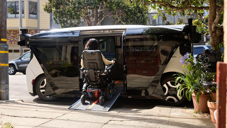 Cruise wheelchair accessible robotaxi