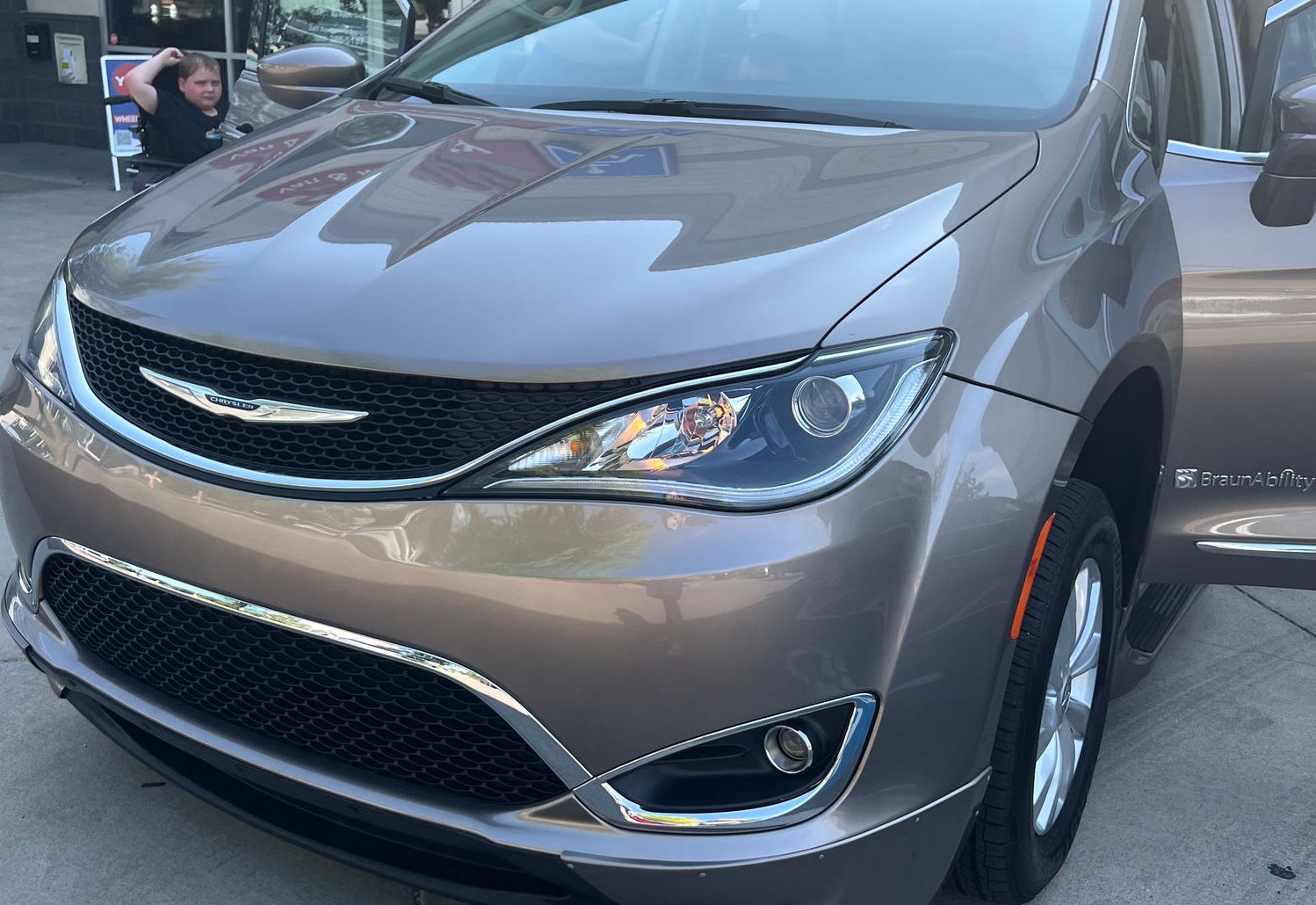 Chrysler Pacifica handicap van Review