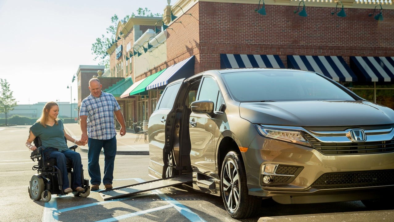 side-entry wheelchair van guide