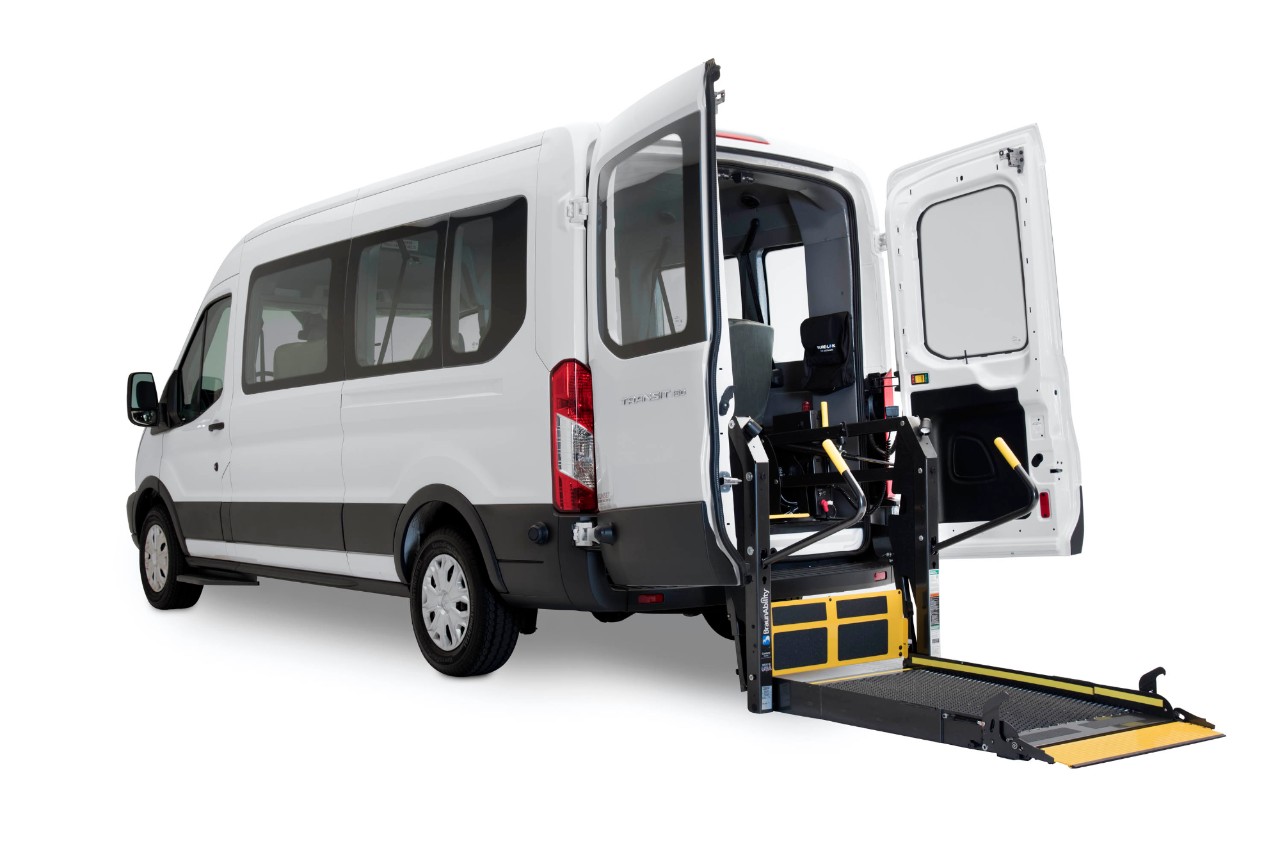 commercial ada wheelchair accessible van