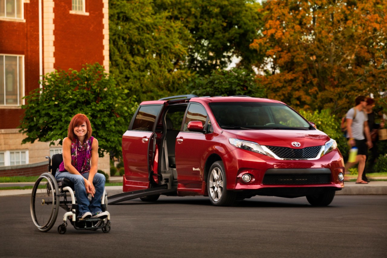 wheelchair accessible toyota van