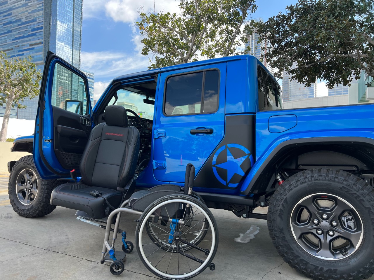 Jeep Gladiator with Adapt Solutions Link seat