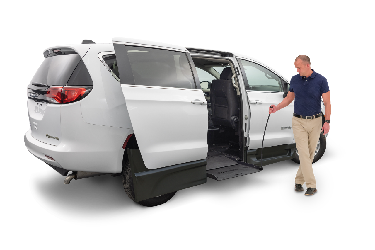 Chrysler ADA Infloor Wheelchair Van with Simple Stow™