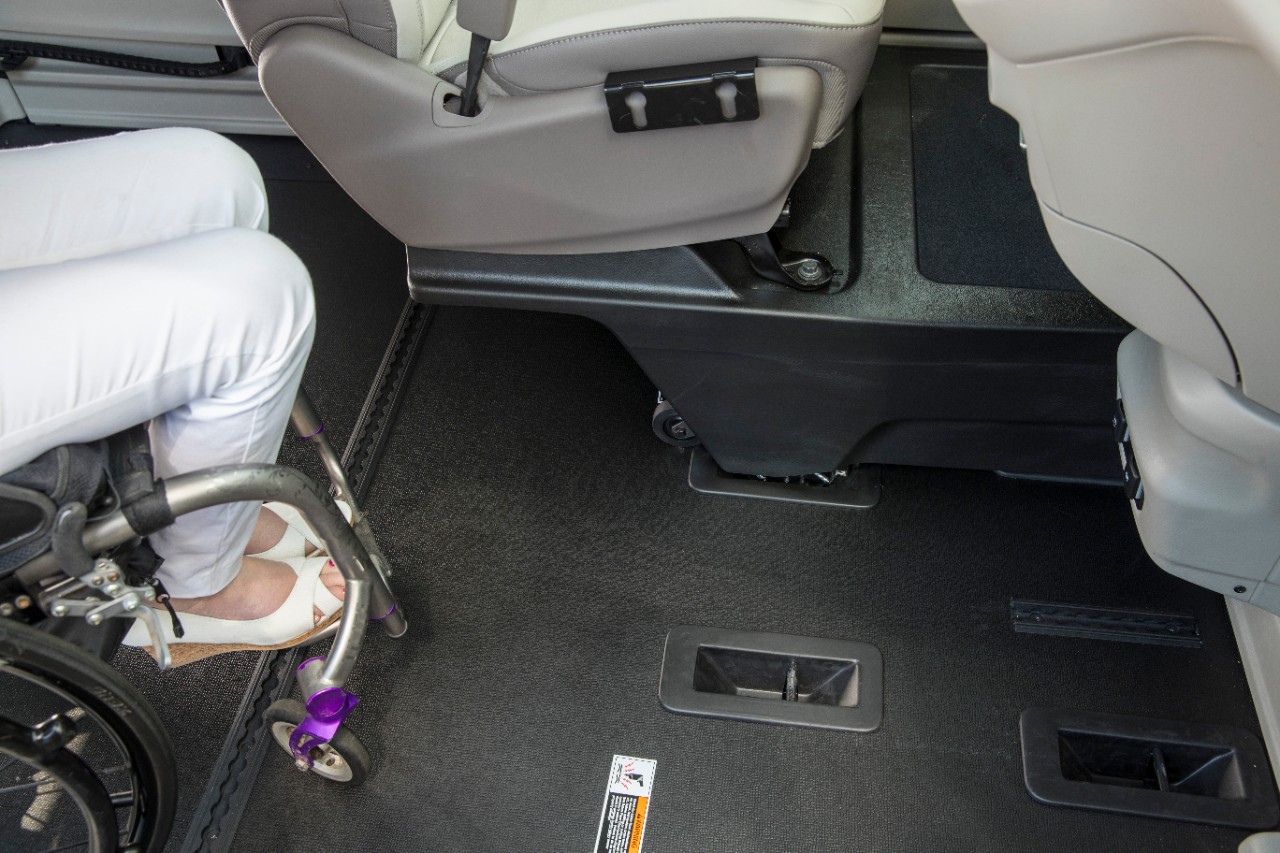Handicap Swivel Seat for Cars BraunAbility