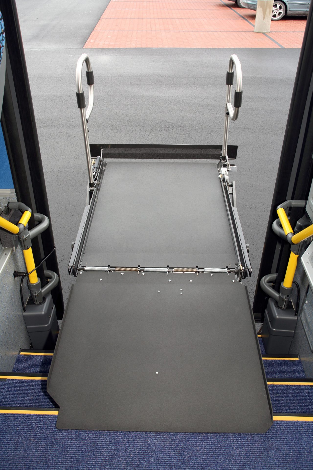 NUVL855 wheelchair lift