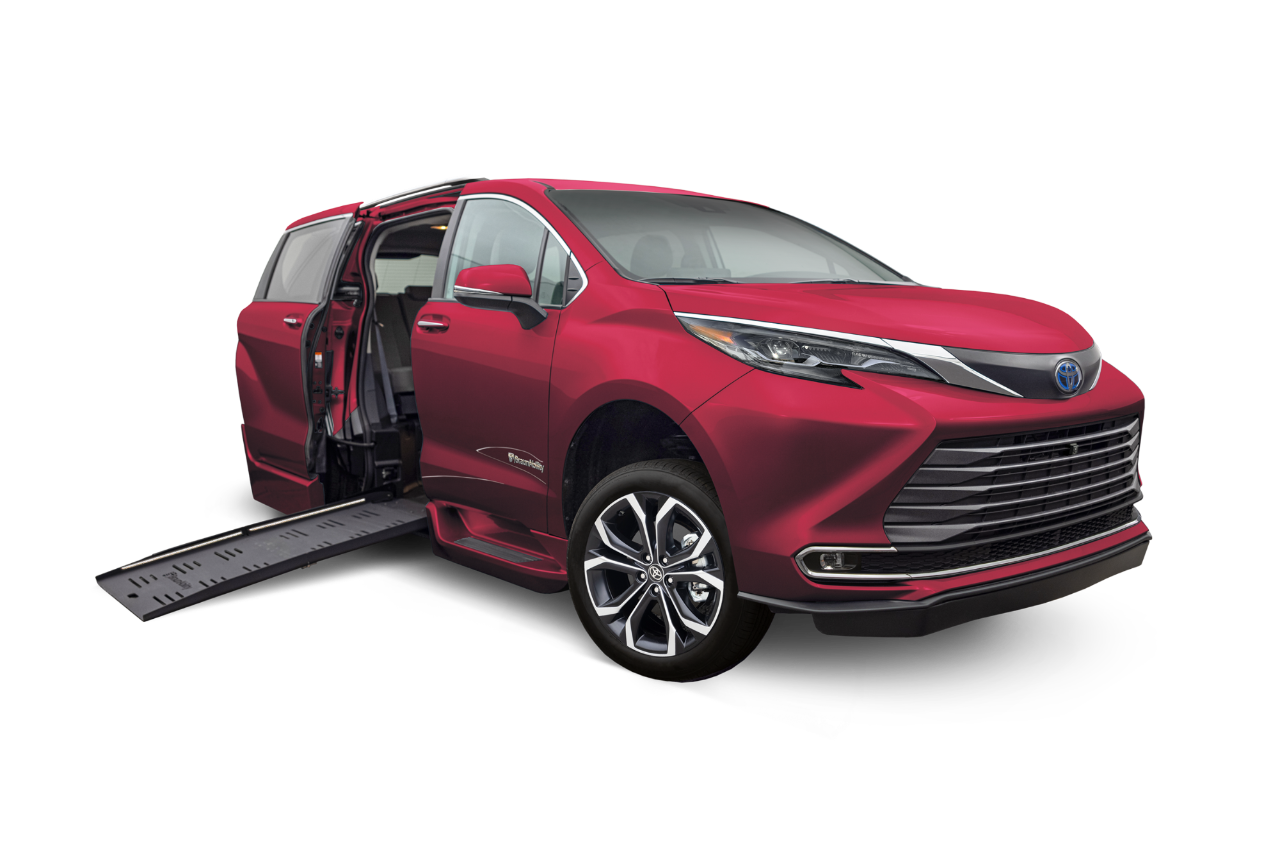 BraunAbility Toyota Sienna Hybrid 2025 Foldout XT Wheelchair Van