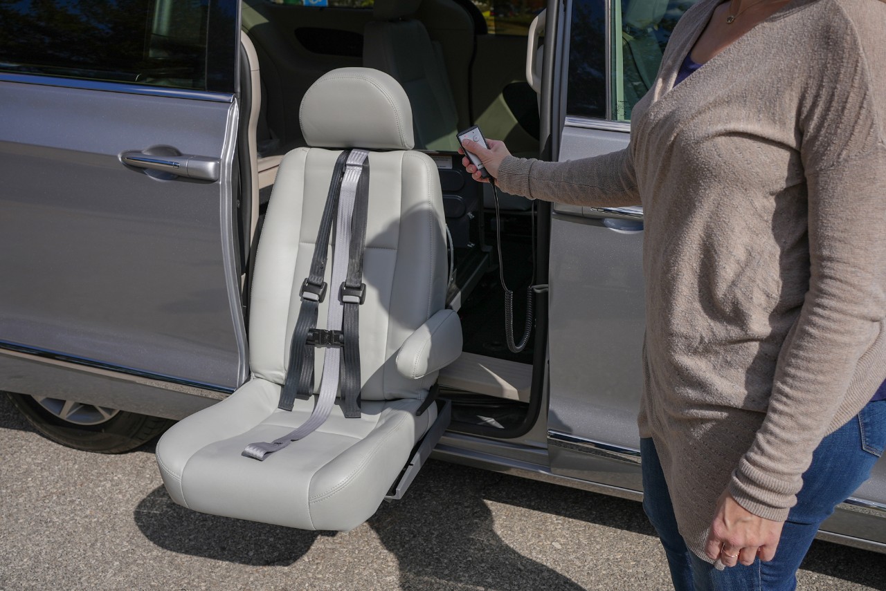 Turny Orbit Swivel Car Seat BraunAbility